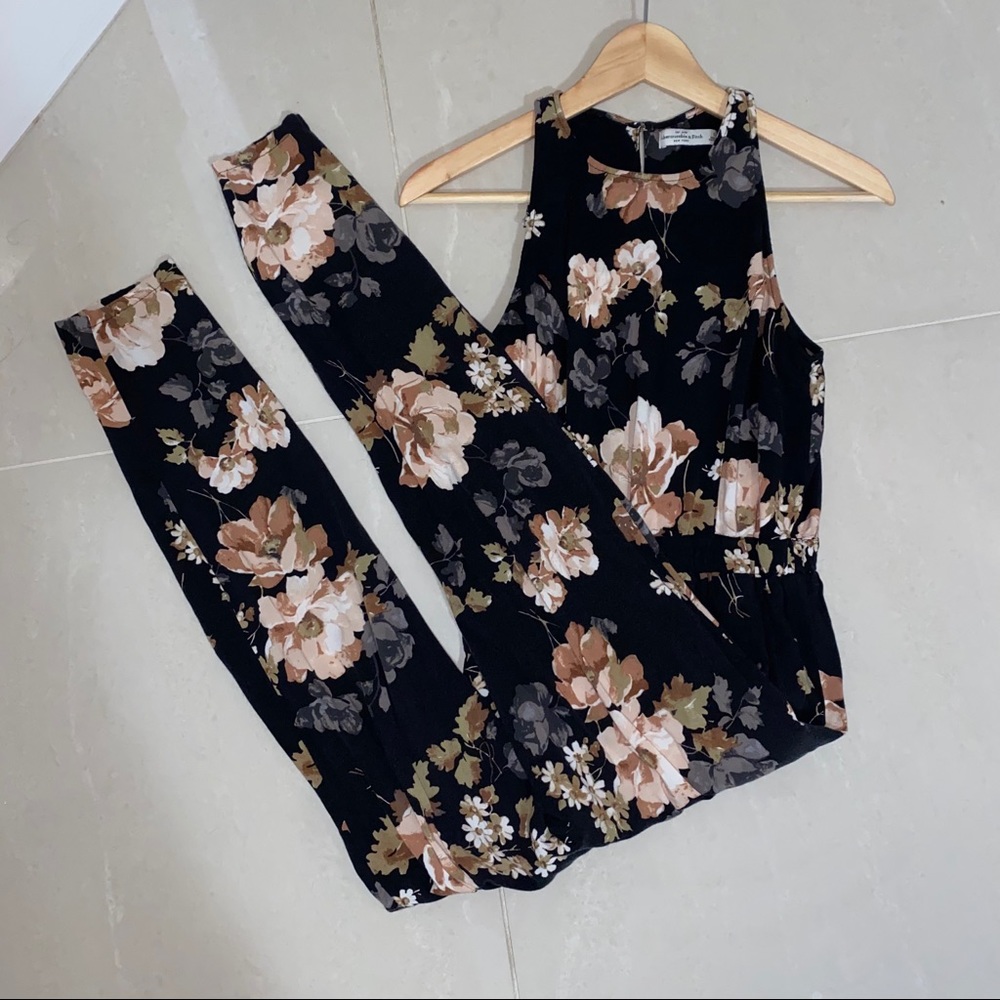 Abercrombie & Fitch floral jumpsuit